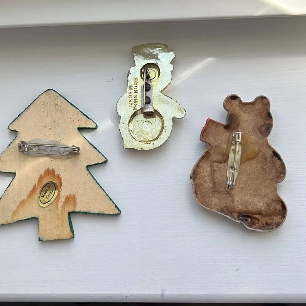 Lot of 3 kids Christmas pins.